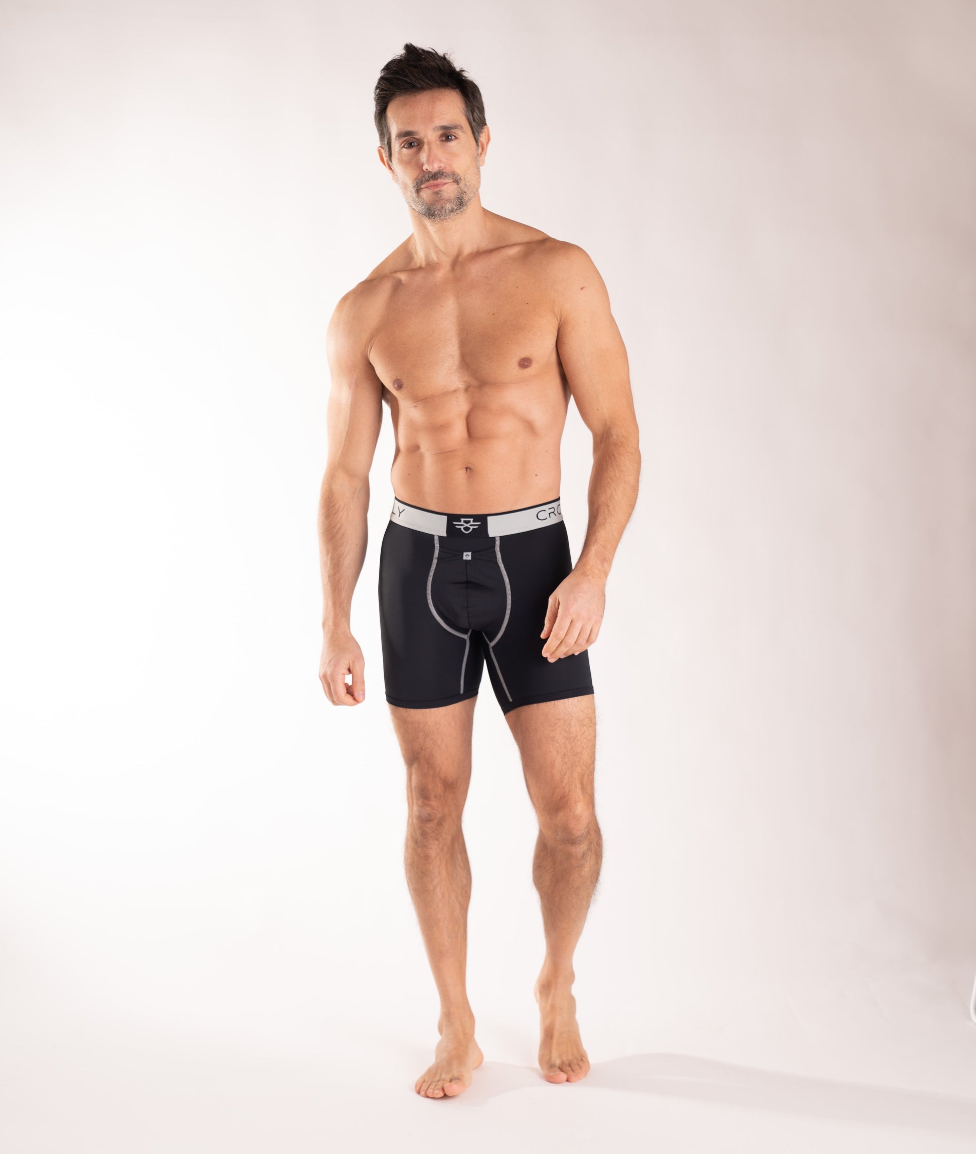 Crossfly men's Pro 7" black / silver boxers from the Performance series, featuring X-Fly and Coccoon internal pocket support.