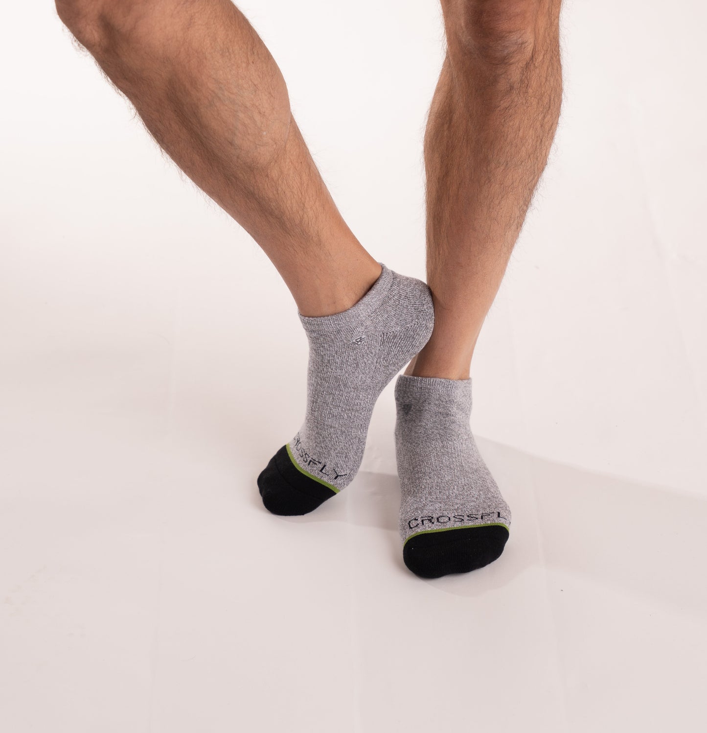Crossfly men's Original Low Socks in grey from the Everyday series, featuring Flat Toe Seams and 360 Hold.