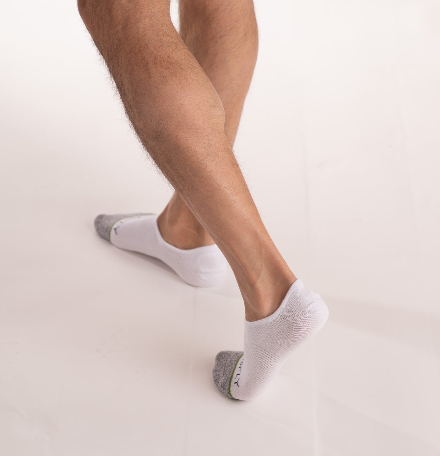 Crossfly men's Original No Show Socks in white from the Everyday series, featuring Flat Toe Seams and 360 Hold.