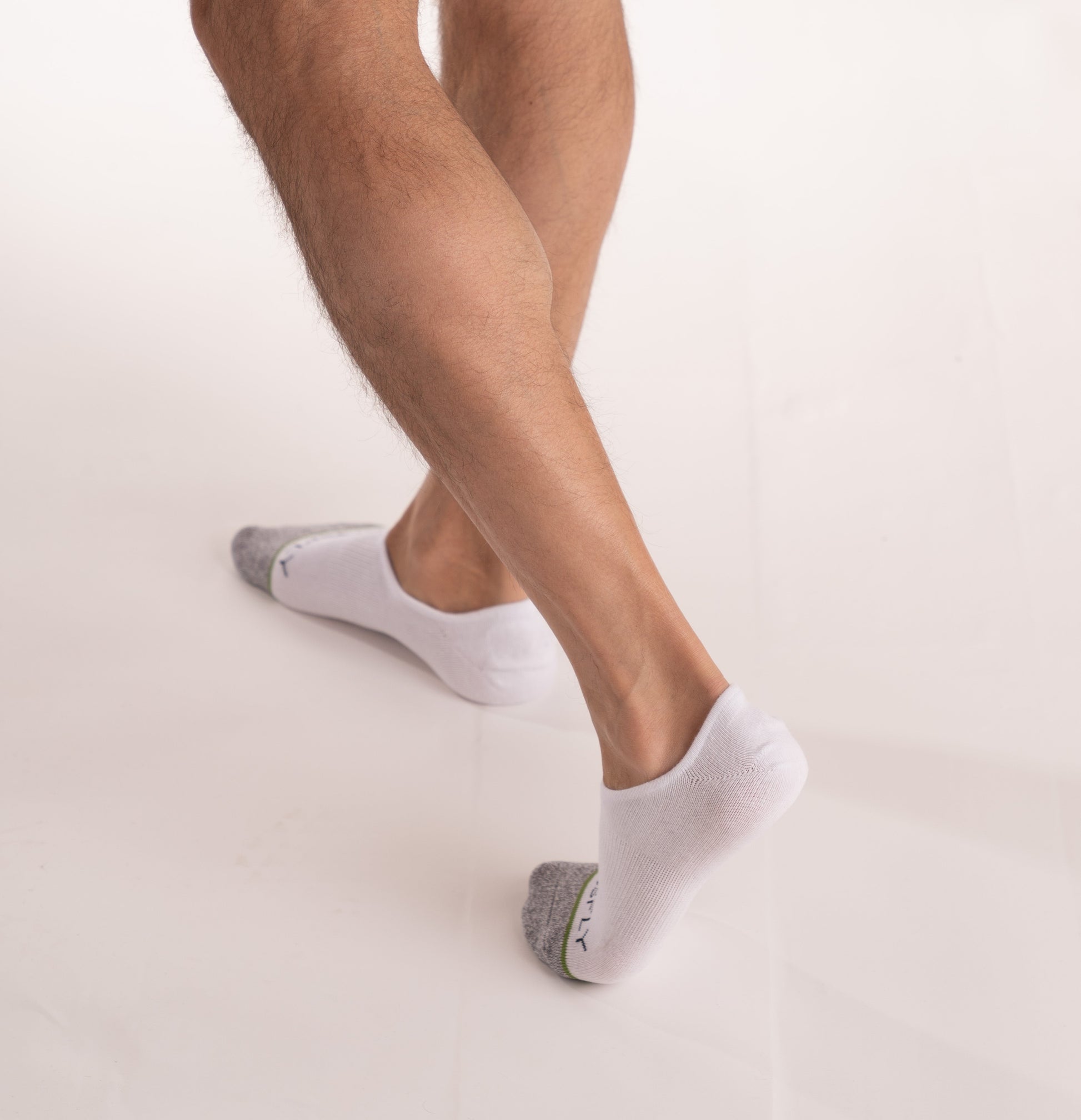 Crossfly men's Original No Show Socks in white from the Everyday series, featuring Flat Toe Seams and 360 Hold.